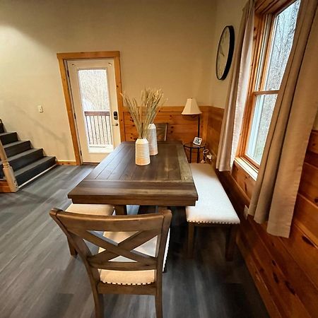 Smokey Mountain Retreat, Hot Tub, Game Room, Sleeps 8! Гатлінбург Екстер'єр фото