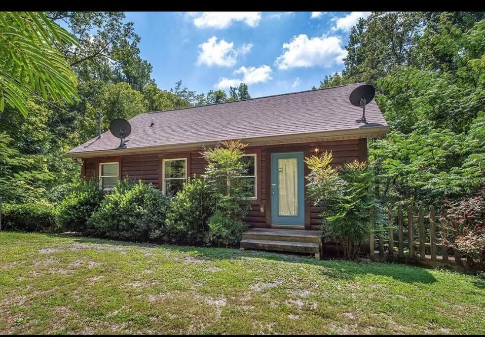 Smokey Mountain Retreat, Hot Tub, Game Room, Sleeps 8! Гатлінбург Екстер'єр фото